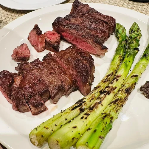 1kg 단위 풀로만목장 소고기(풀로만 키우는 야생 소고기의 영양을 담은 국내 유일
